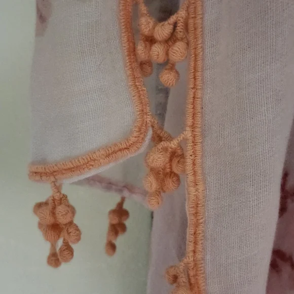 Vera Neumann Floral Sheer Shawl/Scarf with Tassel Trim - Picture 5 of 9